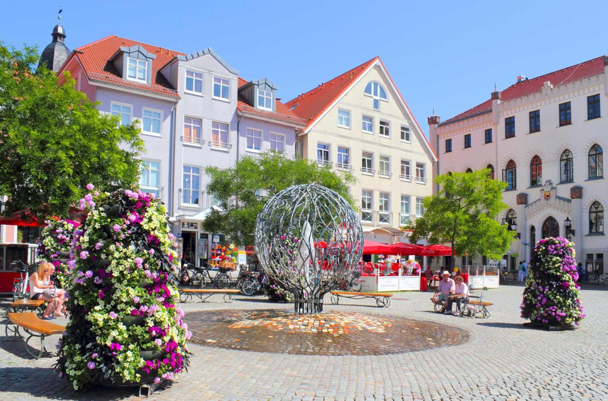 Grosse Sommerliebe - Ferienhaus Nah Am Volksbad Und Radwanderweg Waren  Bagian luar foto